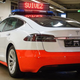 Imagen para el artículo titulado La policía de Luxemburgo lleva meses sin poder usar sus Tesla Model S porque no logran la homologación alemana